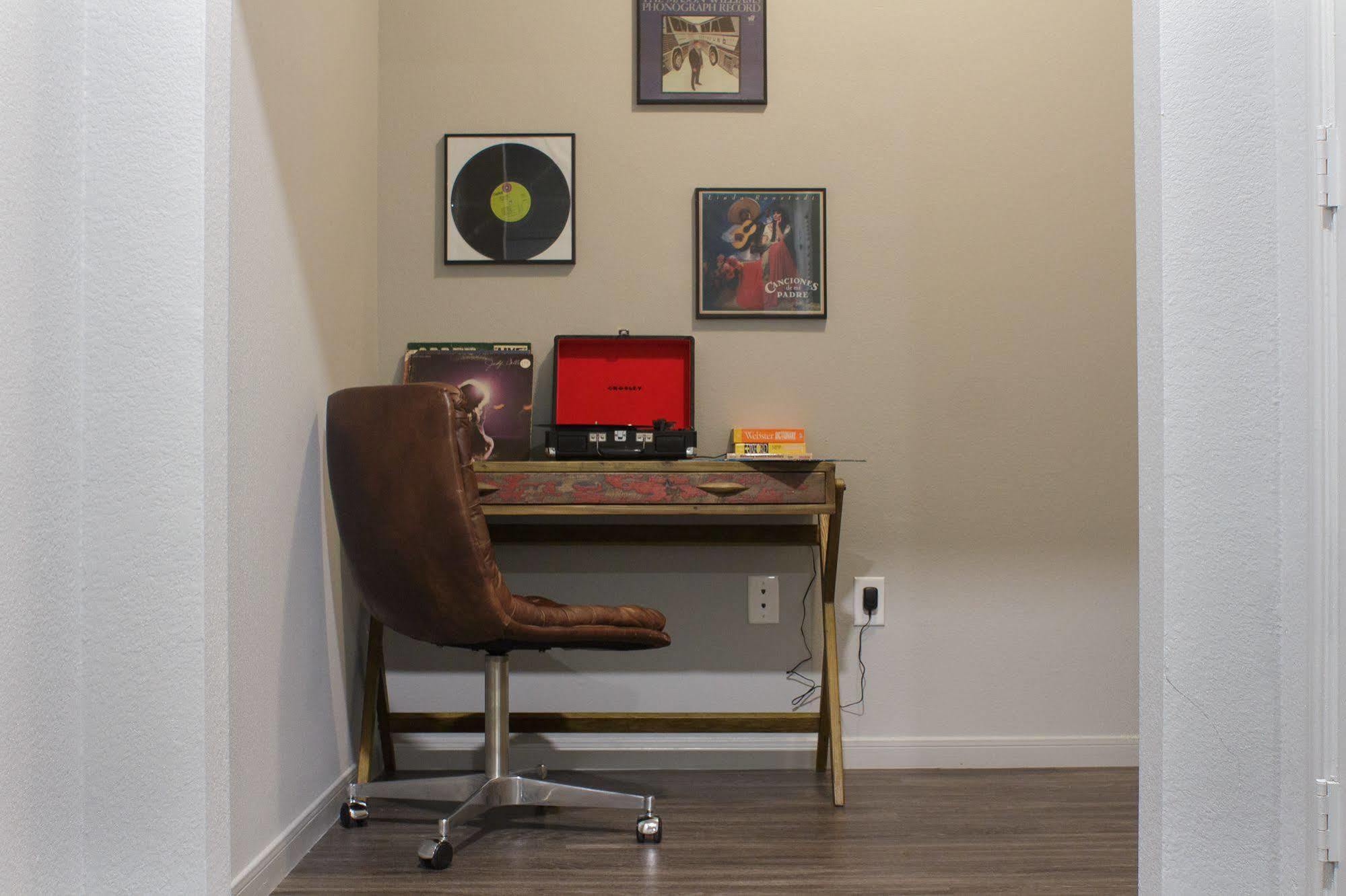 The Guild Music District Red River St Aparthotel Austin Bagian luar foto