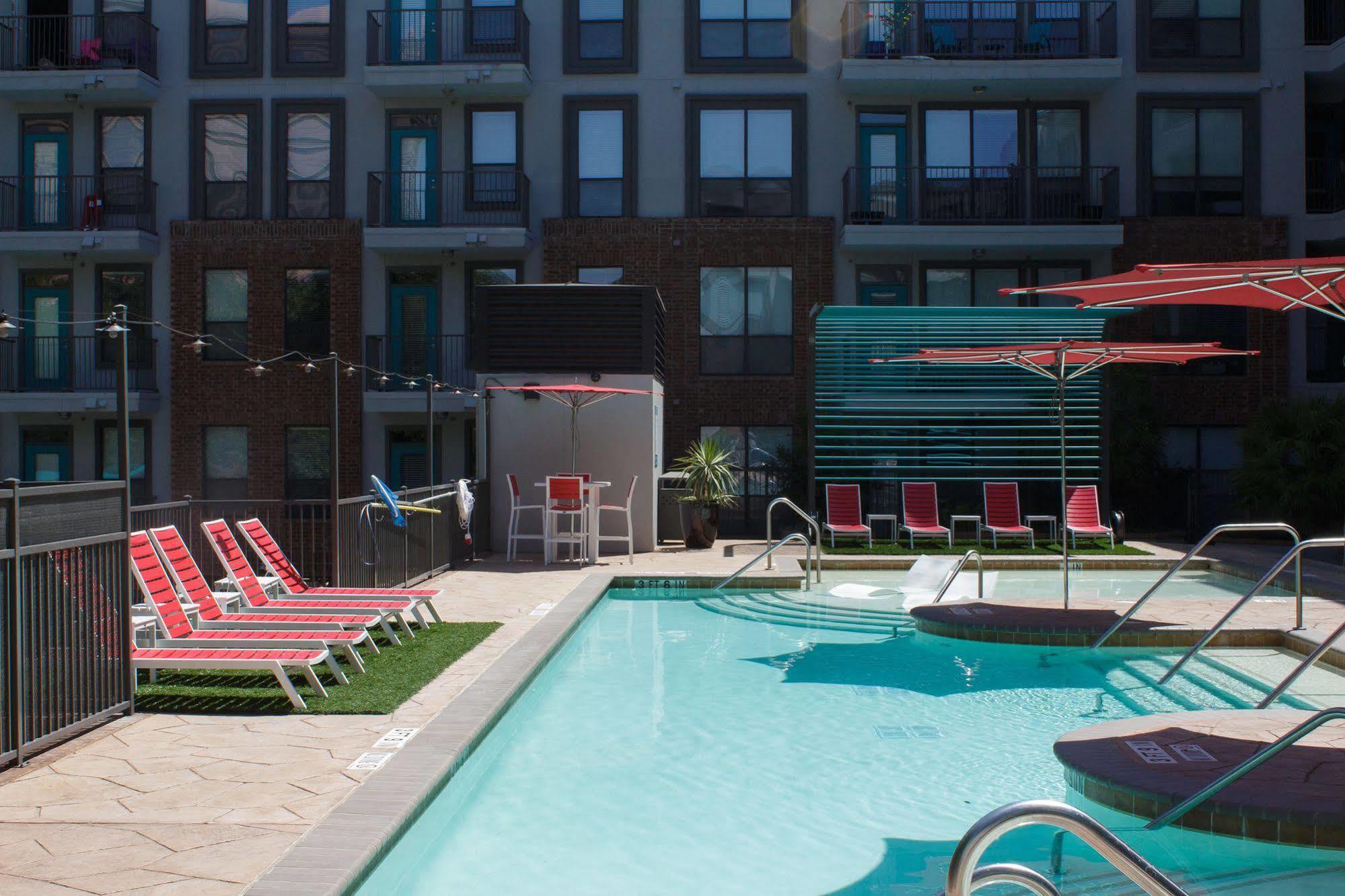 The Guild Music District Red River St Aparthotel Austin Bagian luar foto